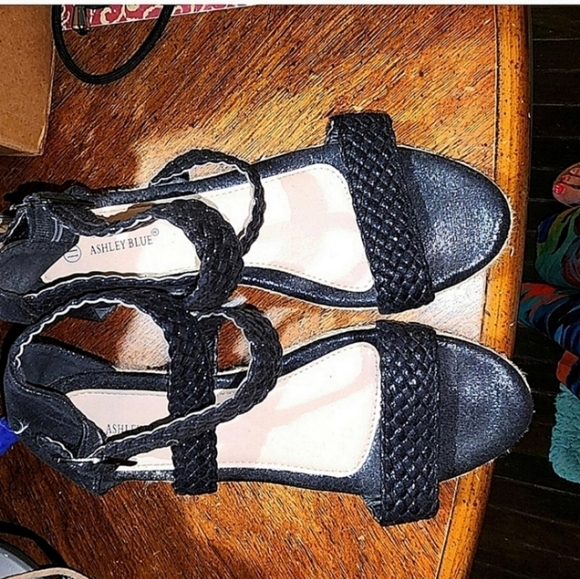 Ashley blue size 11 low heel sandal - Picture 2 of 4